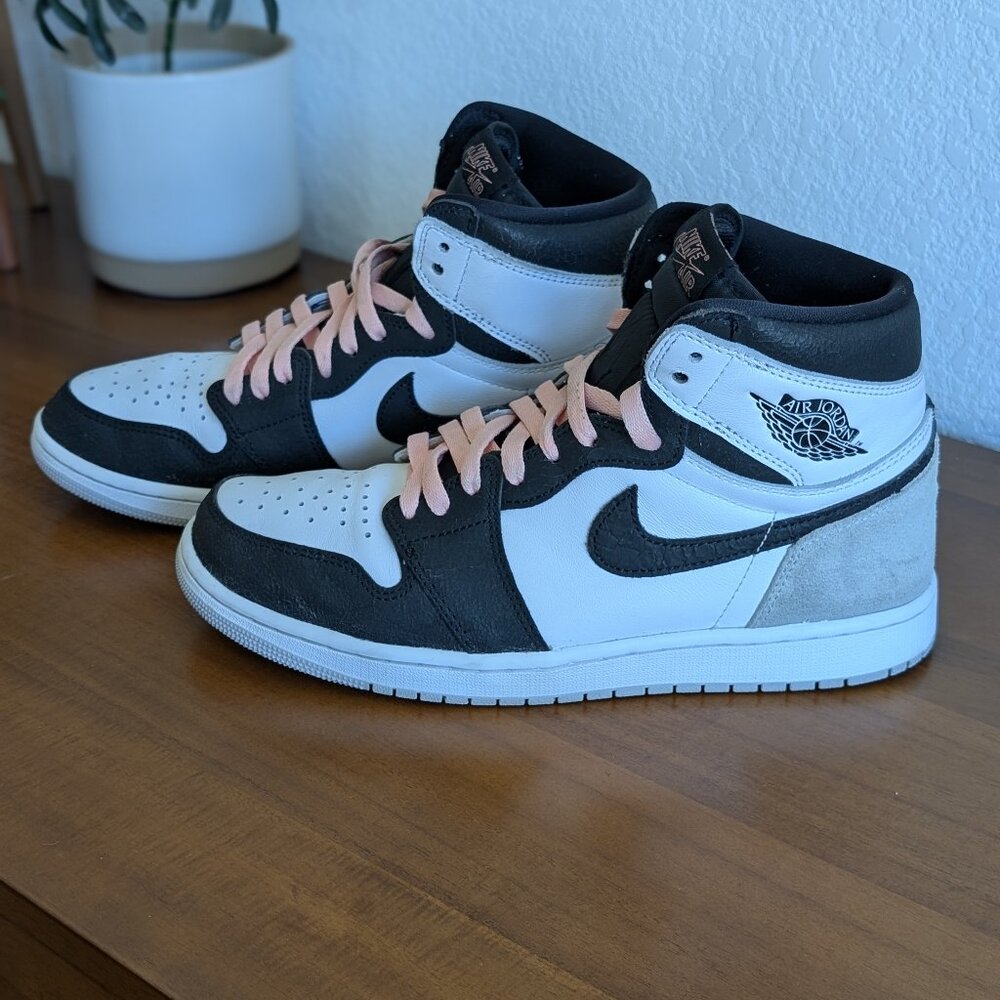 AUTHENTIC Jordan 1 Retro High OG Bleached Coral